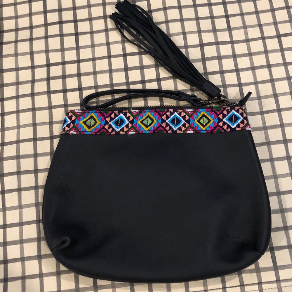 Arloom Leather Wristlet